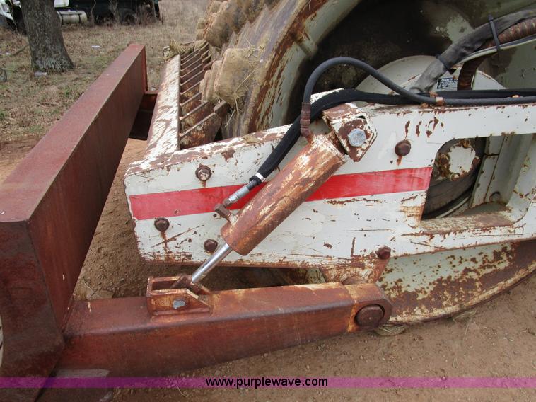 image for item D2281 Rex SP848PD vibrating pad foot roller