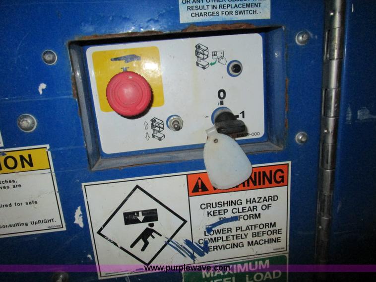 image for item D2288 2007 Up Right TM12 scissor lift