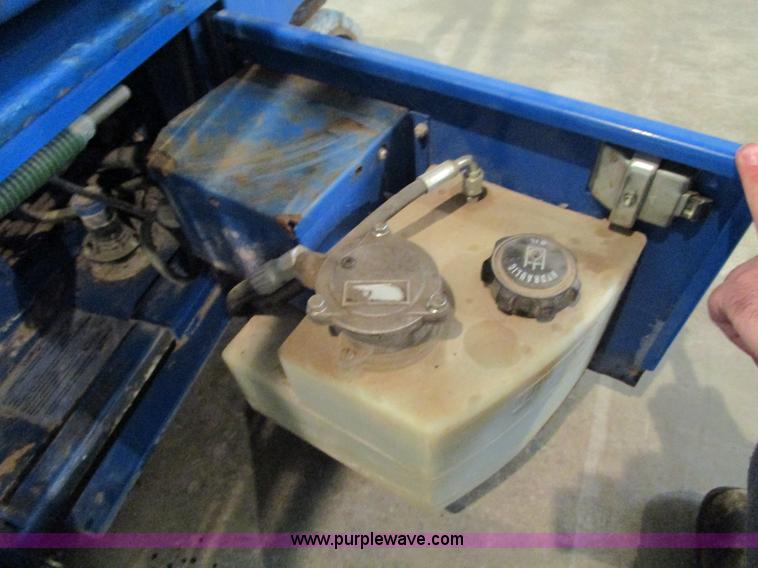 image for item D2288 2007 Up Right TM12 scissor lift