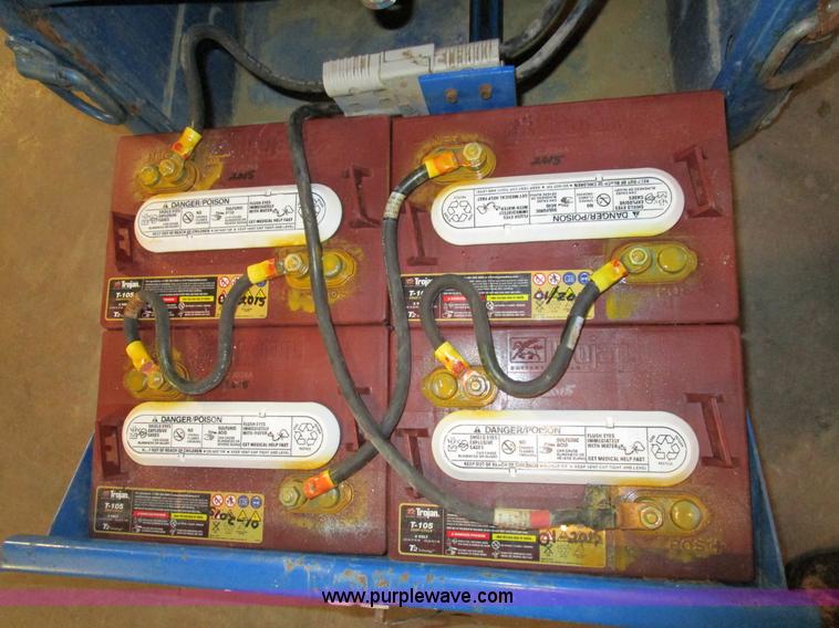 image for item D2288 2007 Up Right TM12 scissor lift