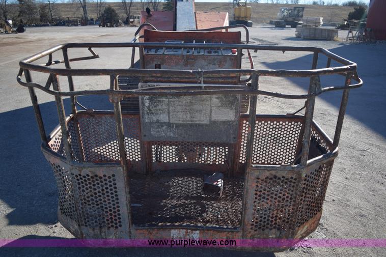 image for item E6090 Aichi ISR403 boom lift