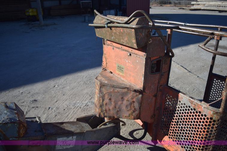 image for item E6090 Aichi ISR403 boom lift