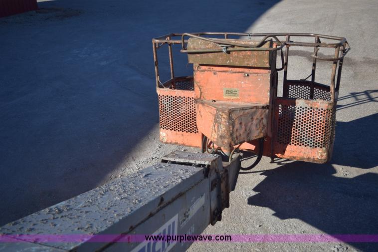 image for item E6090 Aichi ISR403 boom lift