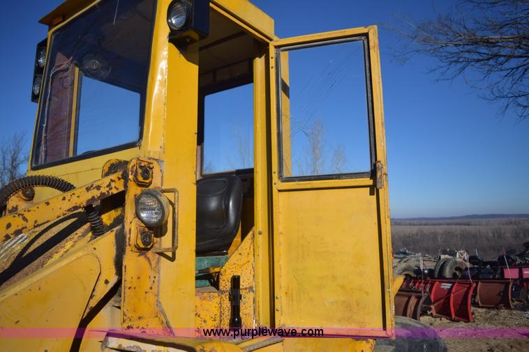 image for item E6097 BLH wheel loader