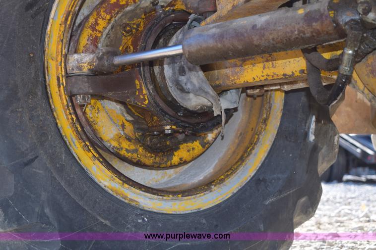 image for item E6097 BLH wheel loader