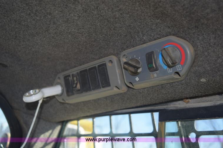 image for item E6098 2010 Bobcat S185 skid steer