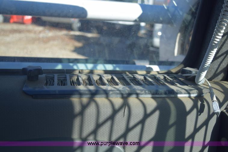 image for item E6098 2010 Bobcat S185 skid steer