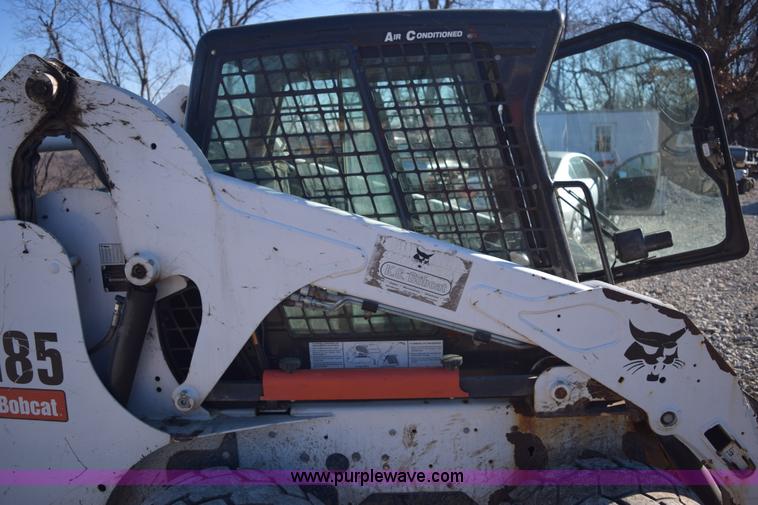 image for item E6098 2010 Bobcat S185 skid steer