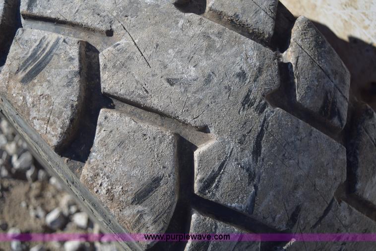 image for item E6098 2010 Bobcat S185 skid steer