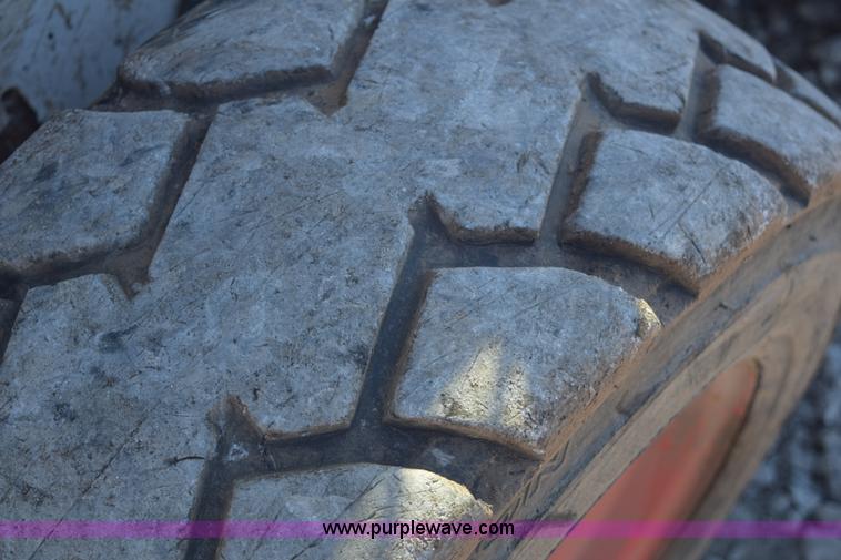 image for item E6098 2010 Bobcat S185 skid steer