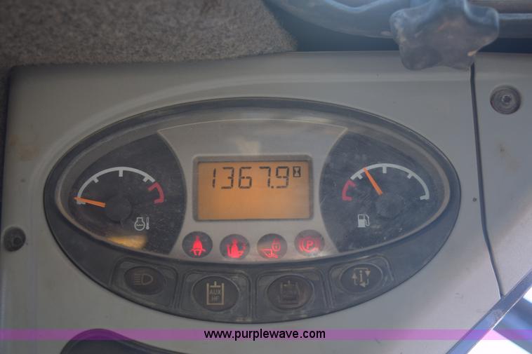 image for item E6098 2010 Bobcat S185 skid steer