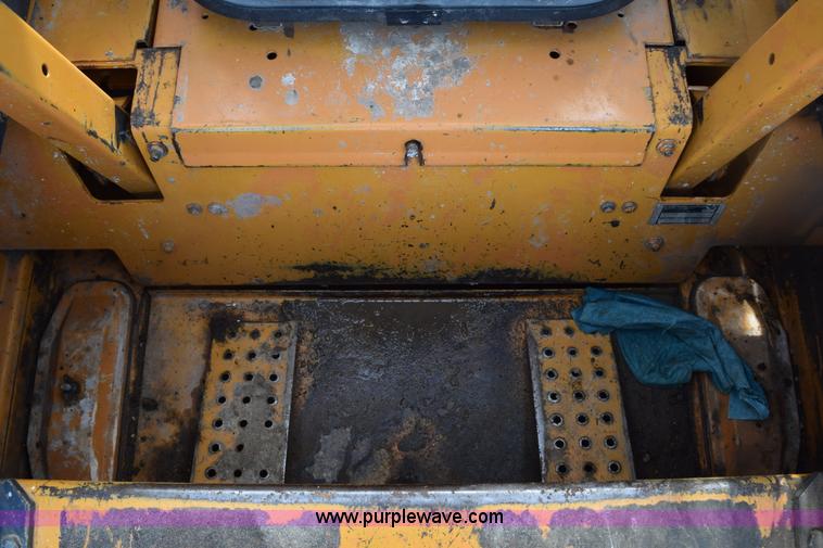 image for item E6124 1997 Case 1845C skid steer