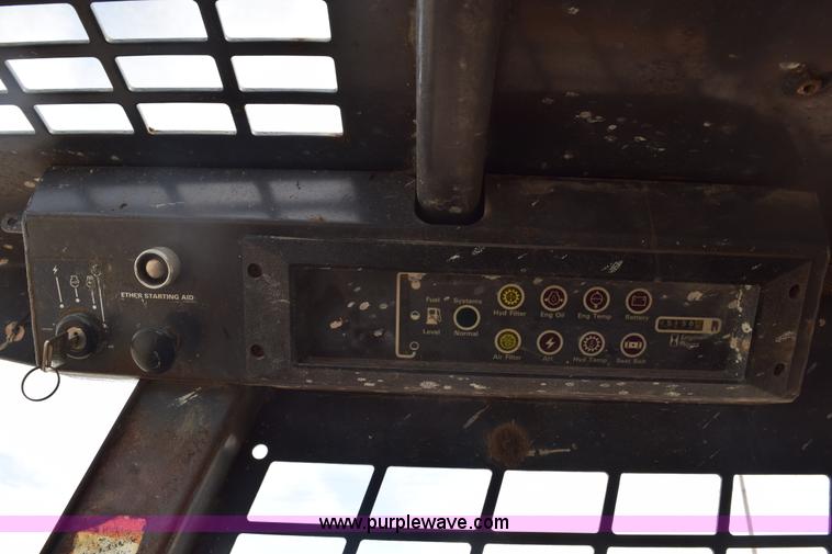 image for item E6124 1997 Case 1845C skid steer