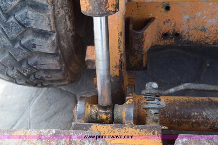 image for item E6124 1997 Case 1845C skid steer