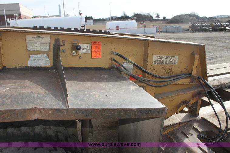 image for item F3455 1995 Witzo Challenger RG-3 lowboy trailer