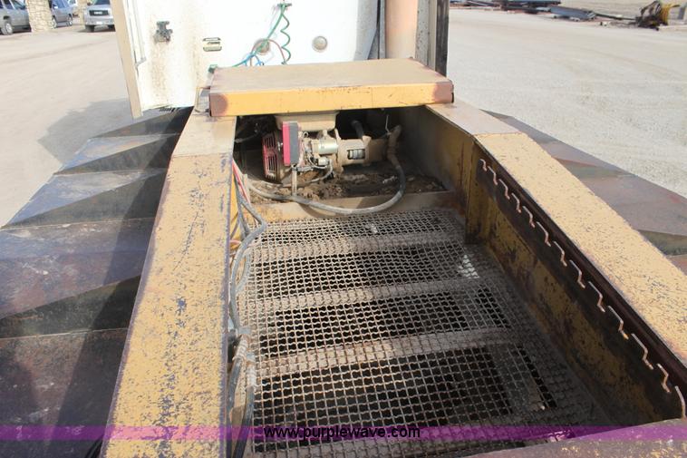 image for item F3455 1995 Witzo Challenger RG-3 lowboy trailer