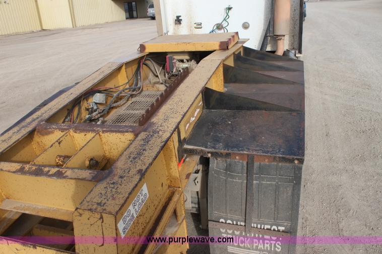 image for item F3455 1995 Witzo Challenger RG-3 lowboy trailer