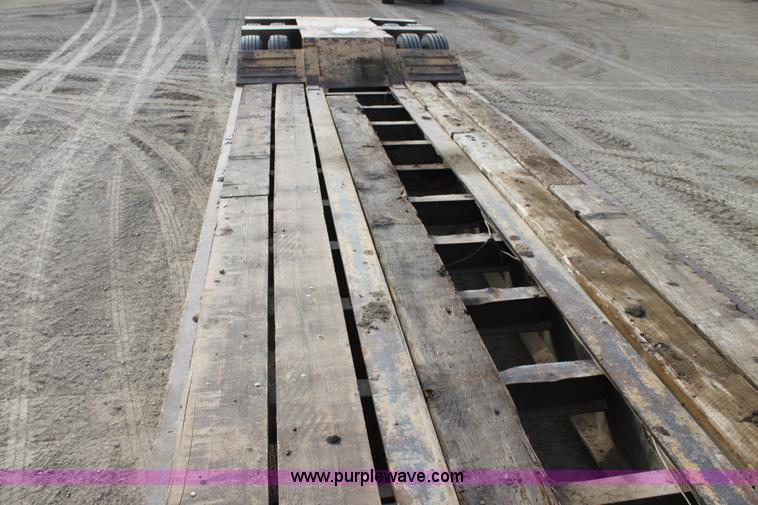 image for item F3455 1995 Witzo Challenger RG-3 lowboy trailer