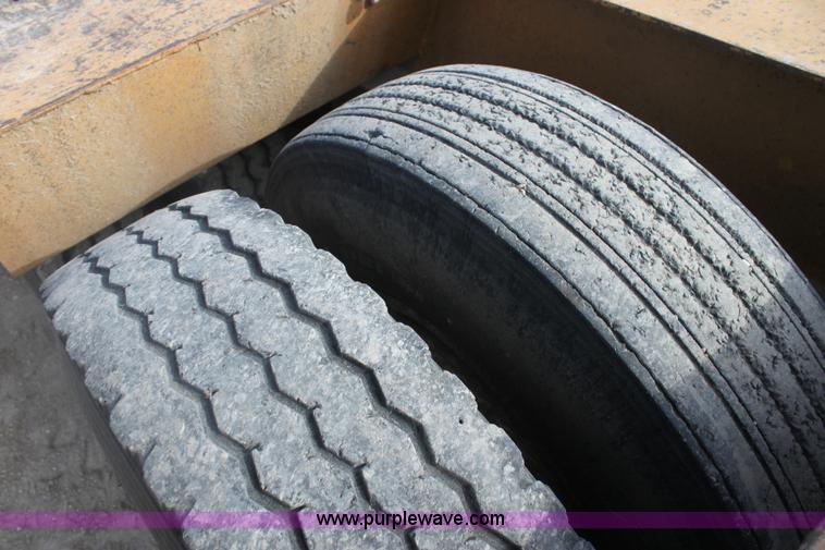 image for item F3455 1995 Witzo Challenger RG-3 lowboy trailer