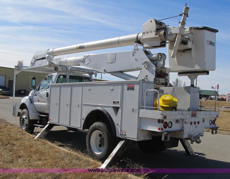 image for item F8898 2000 Ford F750 Material Handler 55' bucket truck