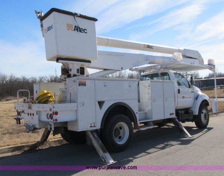 image for item F8898 2000 Ford F750 Material Handler 55' bucket truck