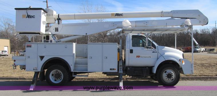 image for item F8898 2000 Ford F750 Material Handler 55' bucket truck