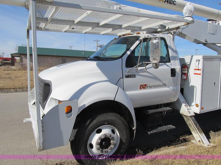 image for item F8898 2000 Ford F750 Material Handler 55' bucket truck