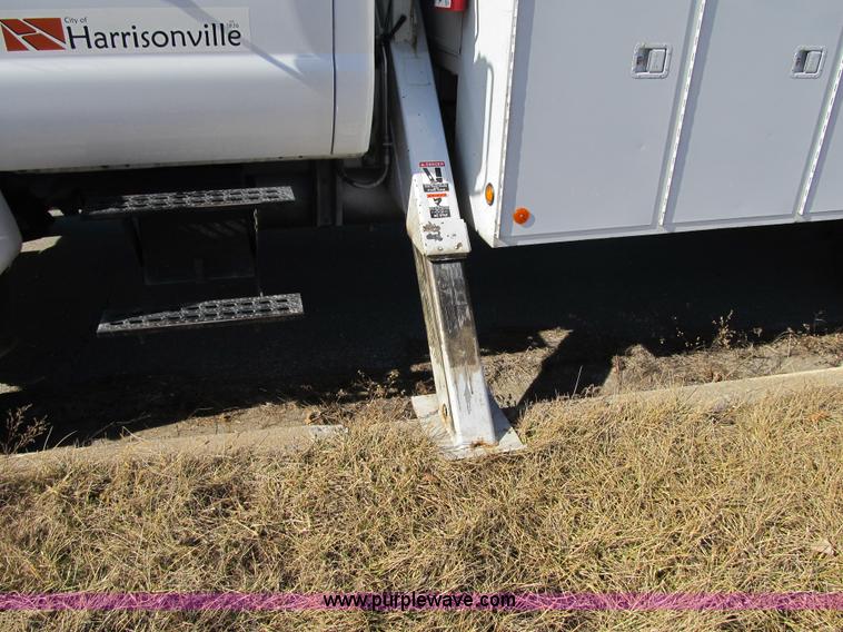 image for item F8898 2000 Ford F750 Material Handler 55' bucket truck
