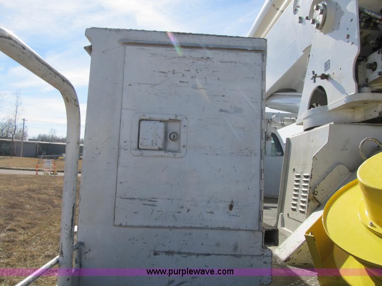 image for item F8898 2000 Ford F750 Material Handler 55' bucket truck