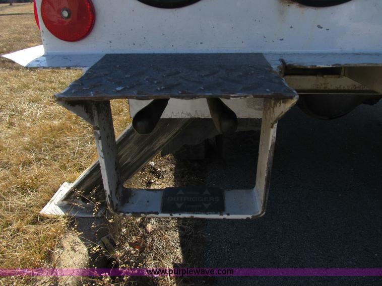 image for item F8898 2000 Ford F750 Material Handler 55' bucket truck