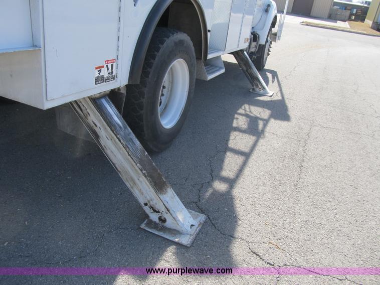 image for item F8898 2000 Ford F750 Material Handler 55' bucket truck