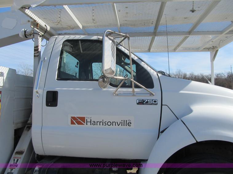 image for item F8898 2000 Ford F750 Material Handler 55' bucket truck