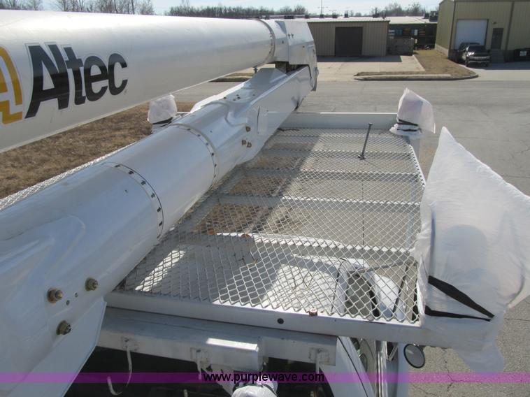 image for item F8898 2000 Ford F750 Material Handler 55' bucket truck