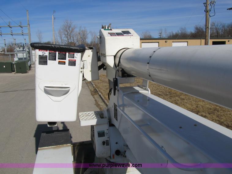 image for item F8898 2000 Ford F750 Material Handler 55' bucket truck