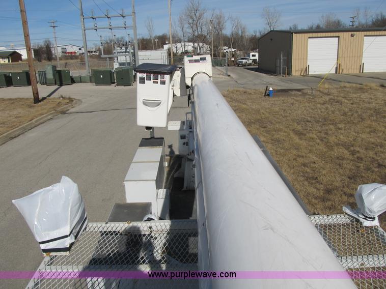 image for item F8898 2000 Ford F750 Material Handler 55' bucket truck