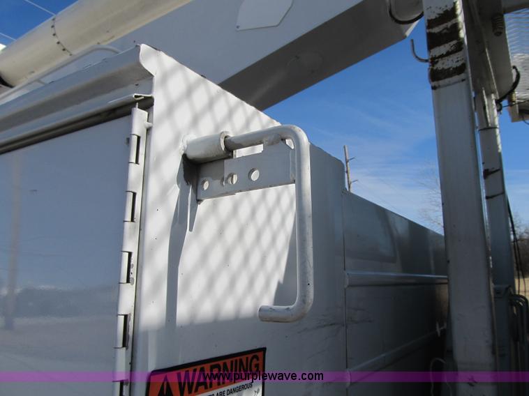 image for item F8898 2000 Ford F750 Material Handler 55' bucket truck