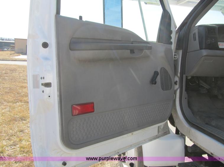 image for item F8898 2000 Ford F750 Material Handler 55' bucket truck