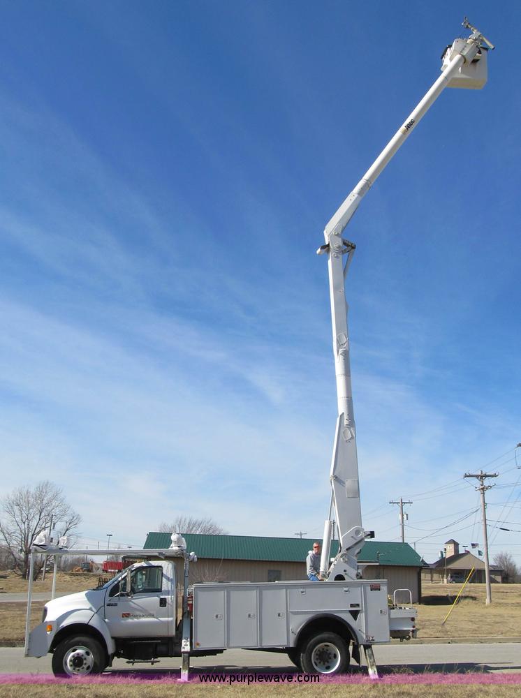 image for item F8898 2000 Ford F750 Material Handler 55' bucket truck