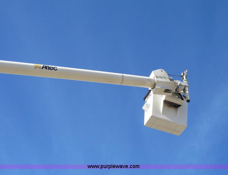 image for item F8898 2000 Ford F750 Material Handler 55' bucket truck