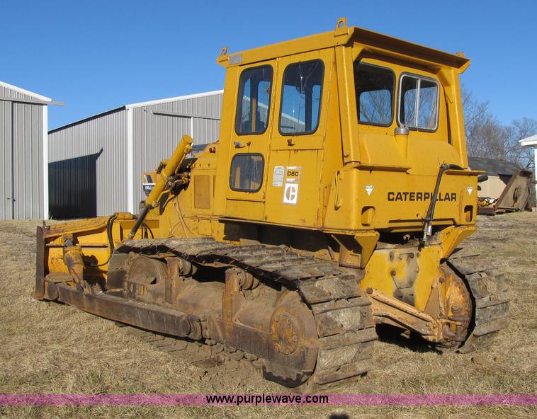 image for item F8899 1973 Caterpillar D6C dozer