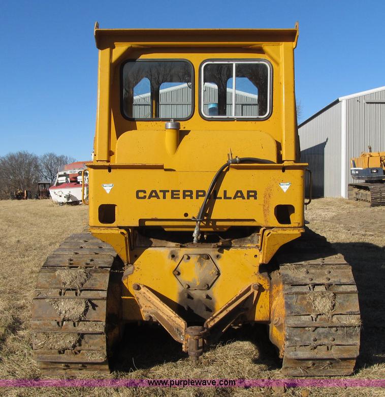 image for item F8899 1973 Caterpillar D6C dozer