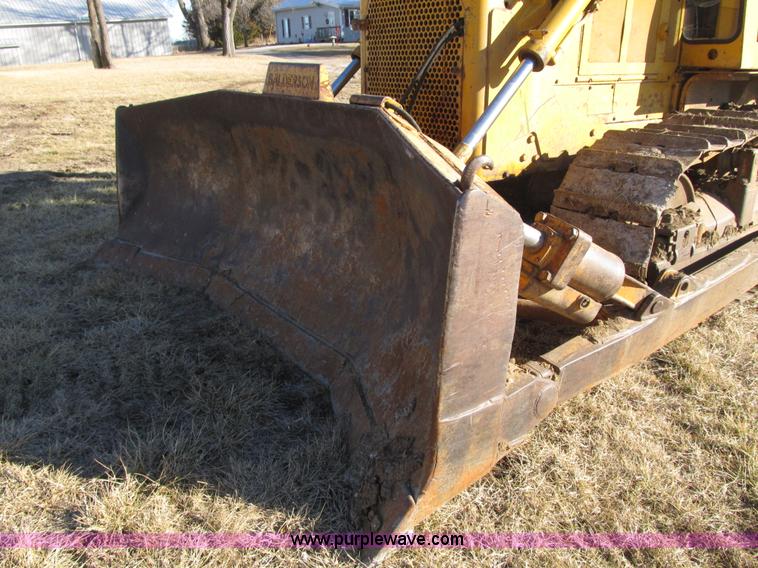 image for item F8899 1973 Caterpillar D6C dozer
