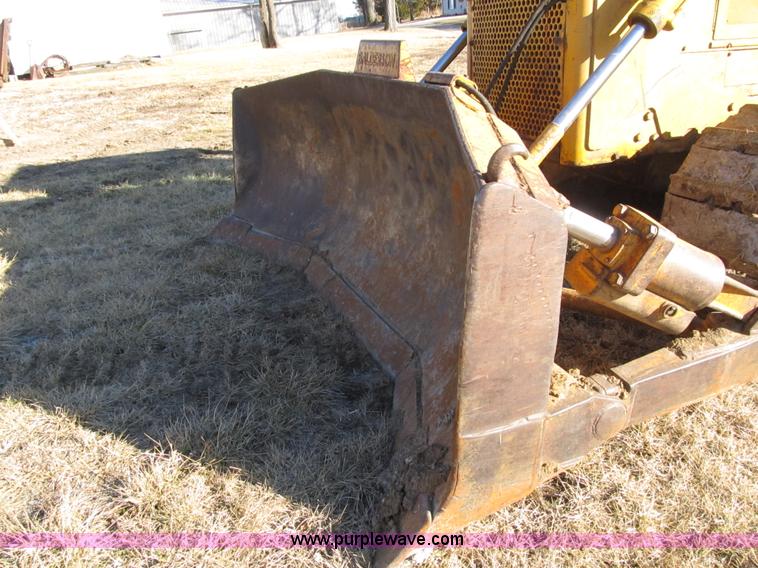 image for item F8899 1973 Caterpillar D6C dozer