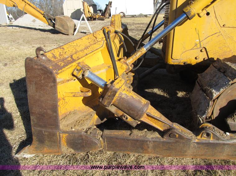 image for item F8899 1973 Caterpillar D6C dozer