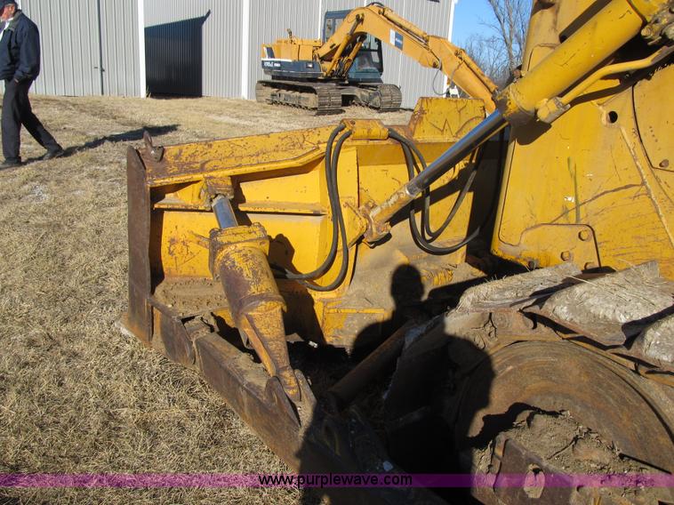 image for item F8899 1973 Caterpillar D6C dozer
