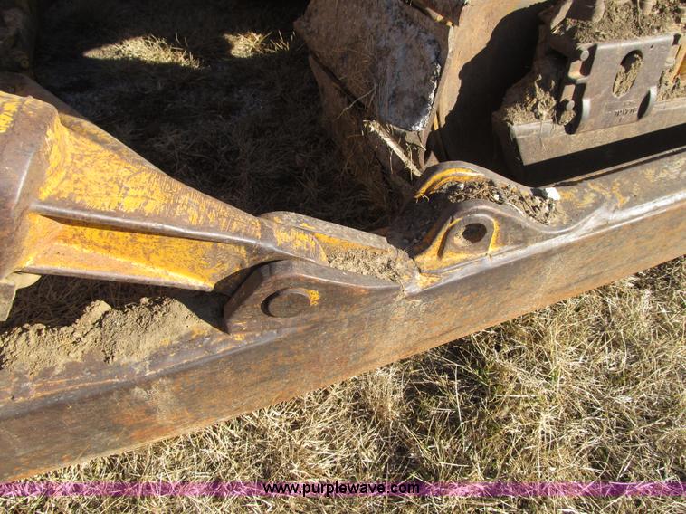 image for item F8899 1973 Caterpillar D6C dozer