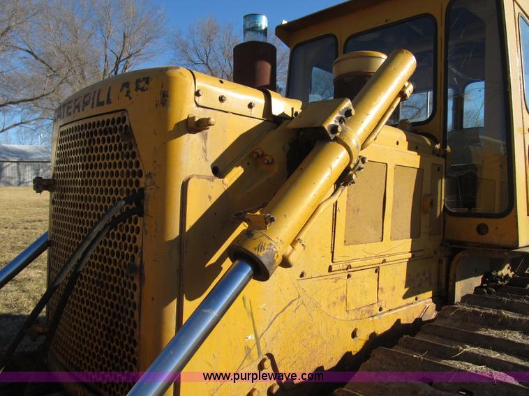 image for item F8899 1973 Caterpillar D6C dozer
