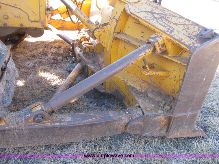image for item F8899 1973 Caterpillar D6C dozer