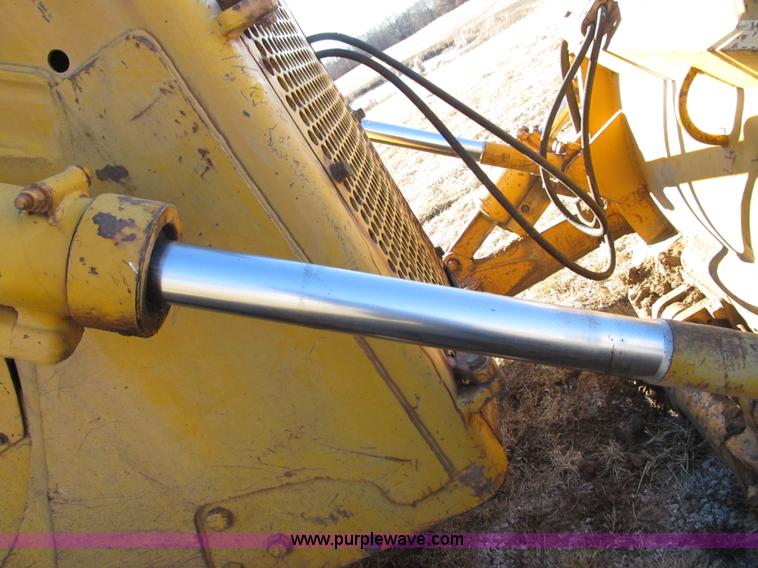image for item F8899 1973 Caterpillar D6C dozer
