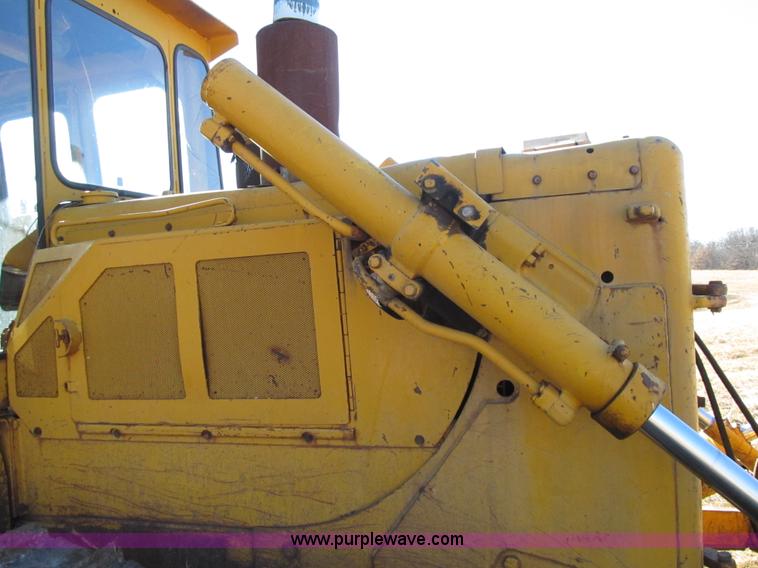 image for item F8899 1973 Caterpillar D6C dozer